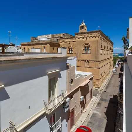 فندق مبيت وإفطار Palazzo Perla غالّيبولي